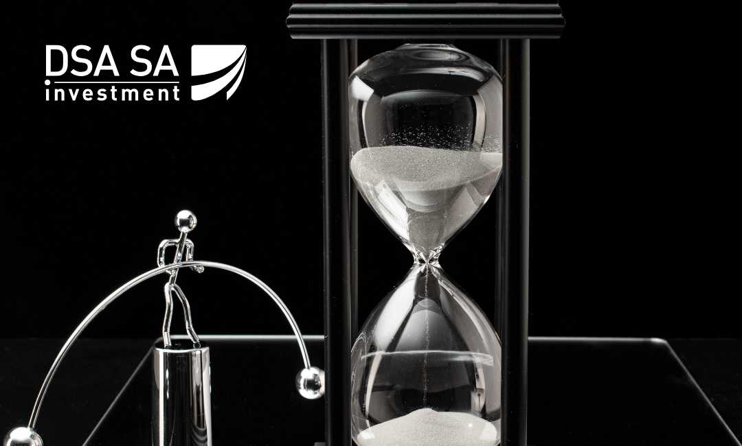 DSA SA investment logo next to a tall hourglass and a chrome sculpture, symbolizing time in finance.